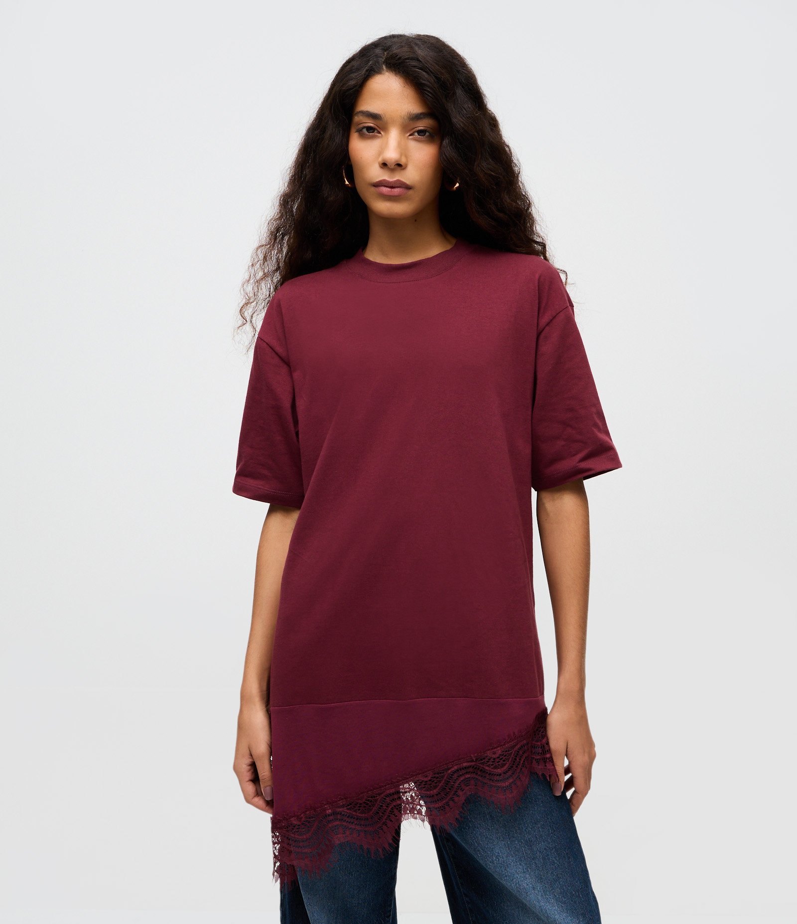 Camiseta Oversized em Algodão com Barra Assimétrica Rendada Vermelho 1