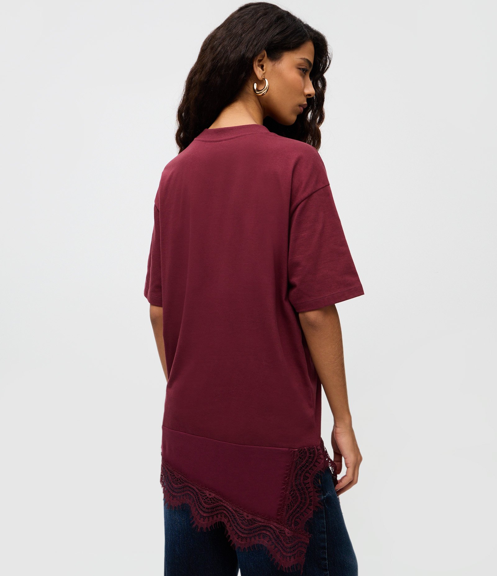 Camiseta Oversized em Algodão com Barra Assimétrica Rendada Vermelho 4