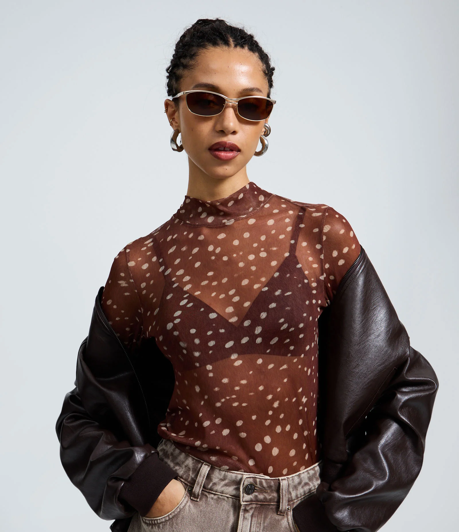 Blusa Manga Longa de Sobreposição com Estampa Abstrata Marrom 1