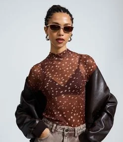 Blusa Manga Longa de Sobreposição com Estampa Abstrata