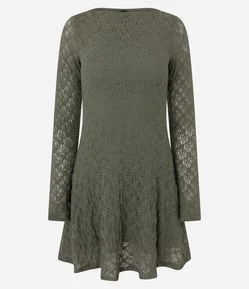 Vestido Curto Evasê em Renda com Manga Longa