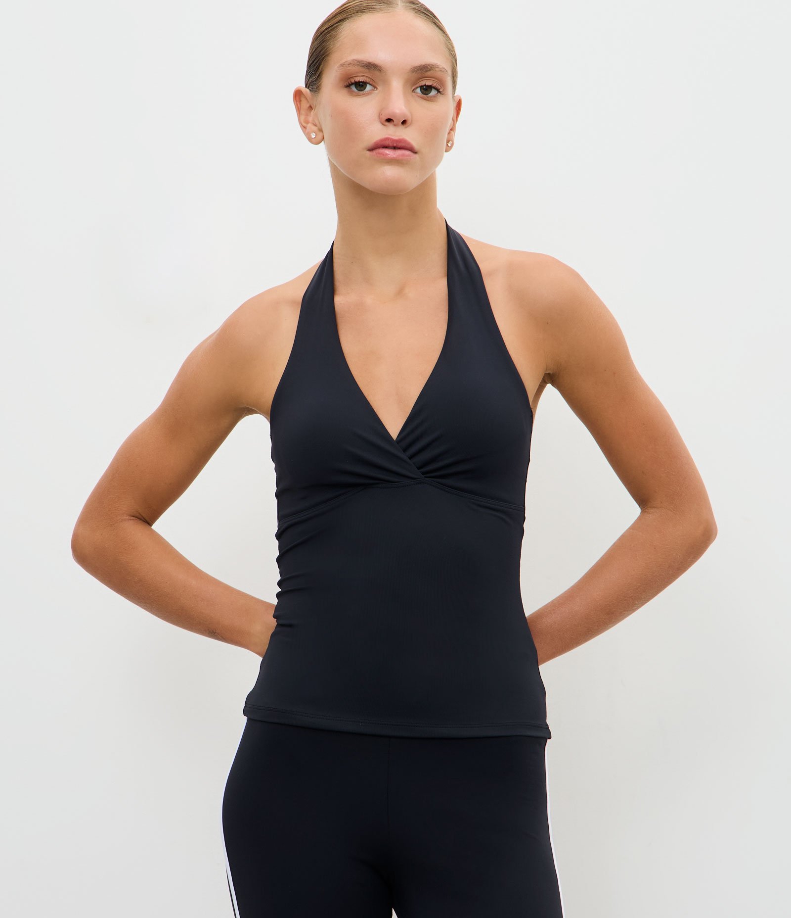 Regata Esportiva Frente Única com Bojo Removível Preto 1