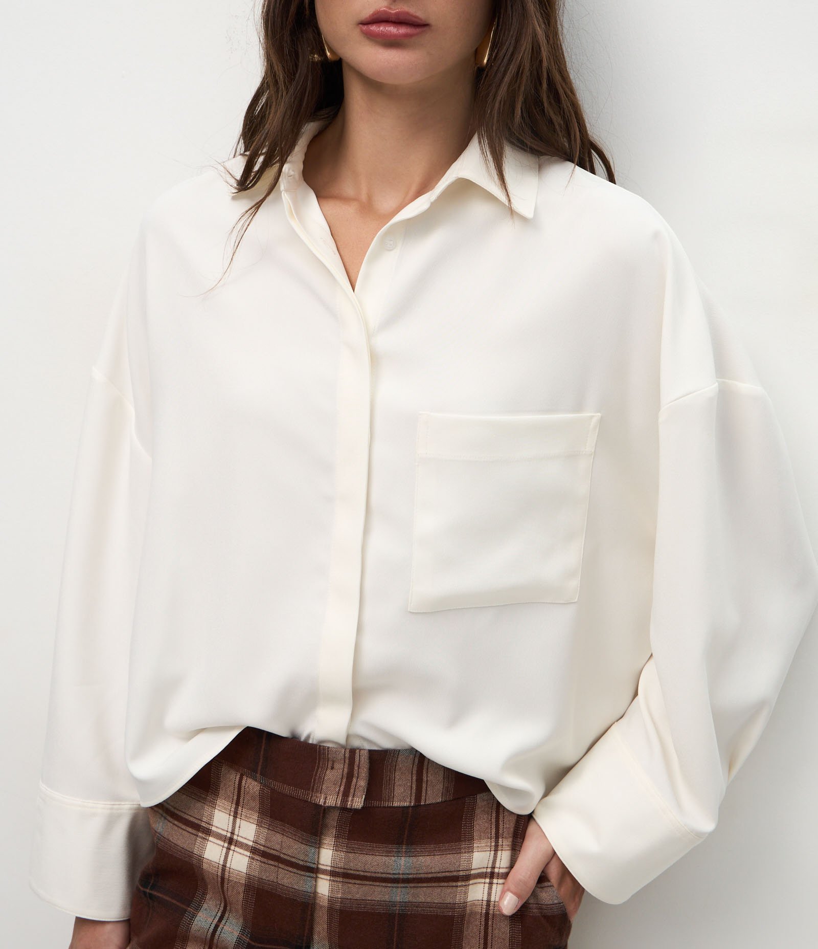 Camisa Over com Bolso Lateral Branco 4