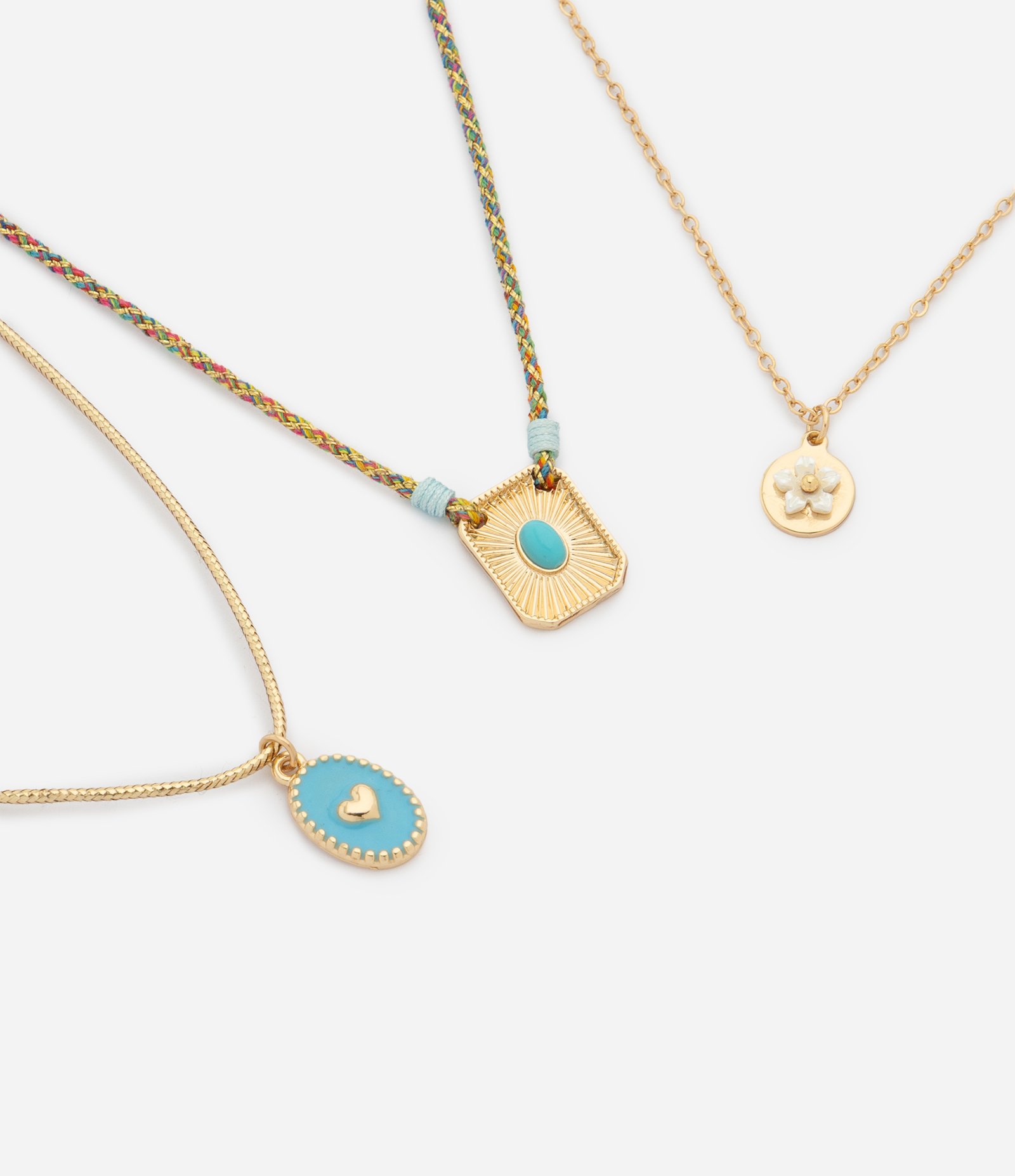 Colar Camadas com Pingentes Variados em Resina Dourado 1