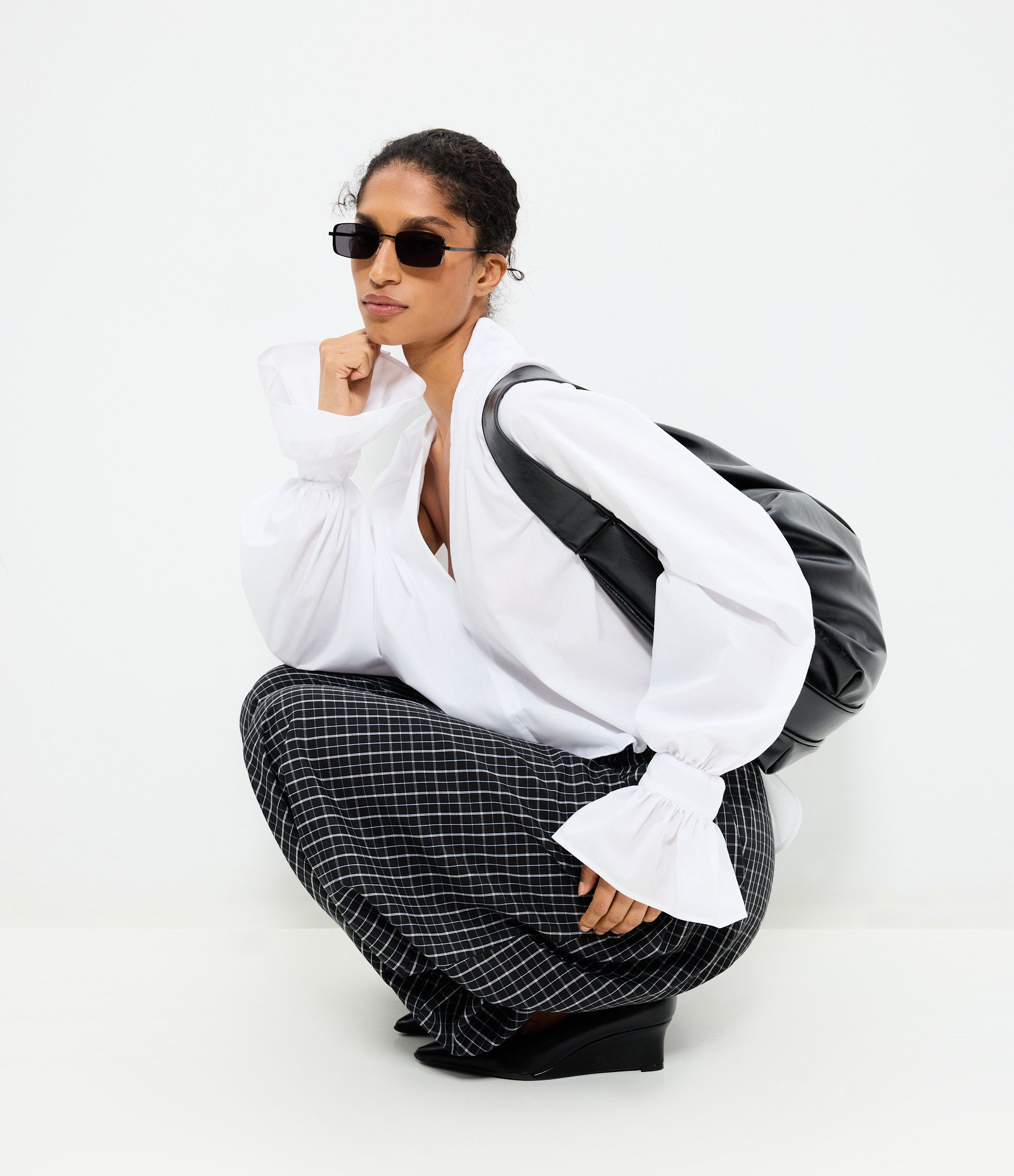 Camisa em Tricoline com Manga Ampla e Barra Assimétrica Branco 1