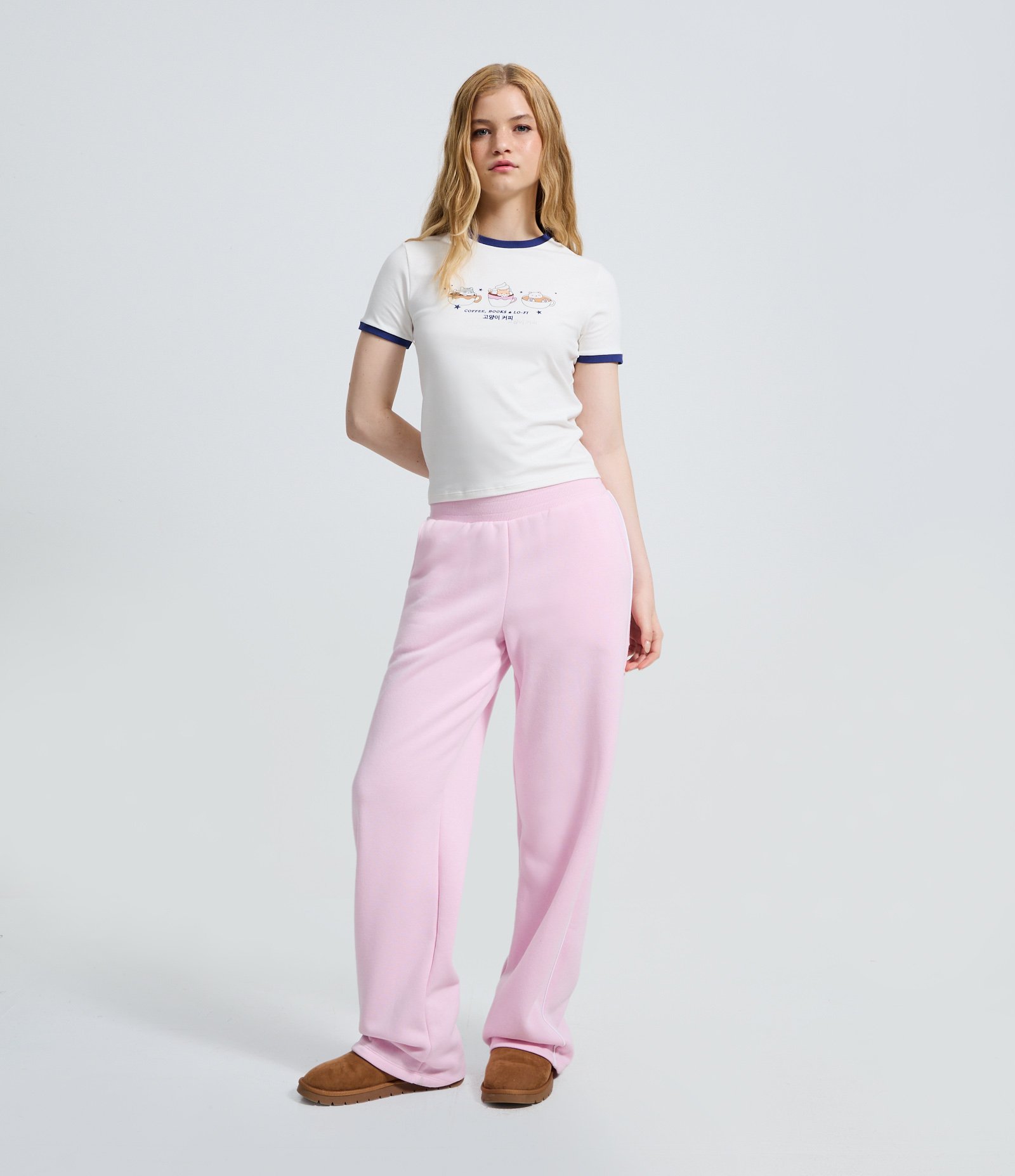 Calça Wide Leg em Moletom com Detalhe Contrastante Lateral Rosa 1