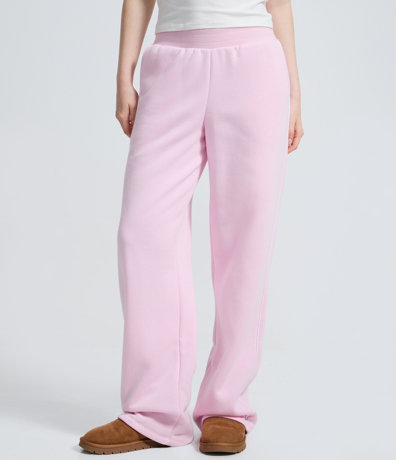 Calça Wide Leg em Moletom com Detalhe Contrastante Lateral Rosa 2