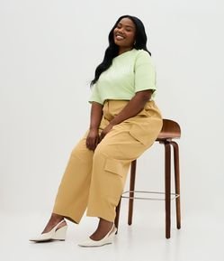 Calça Reta Cargo em Alfaiataria Curve & Plus Size