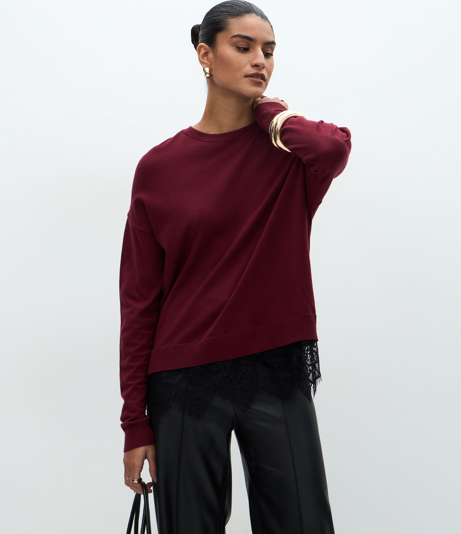 Blusa em Tricô com Aplicação de Renda na Barra Vermelho 1