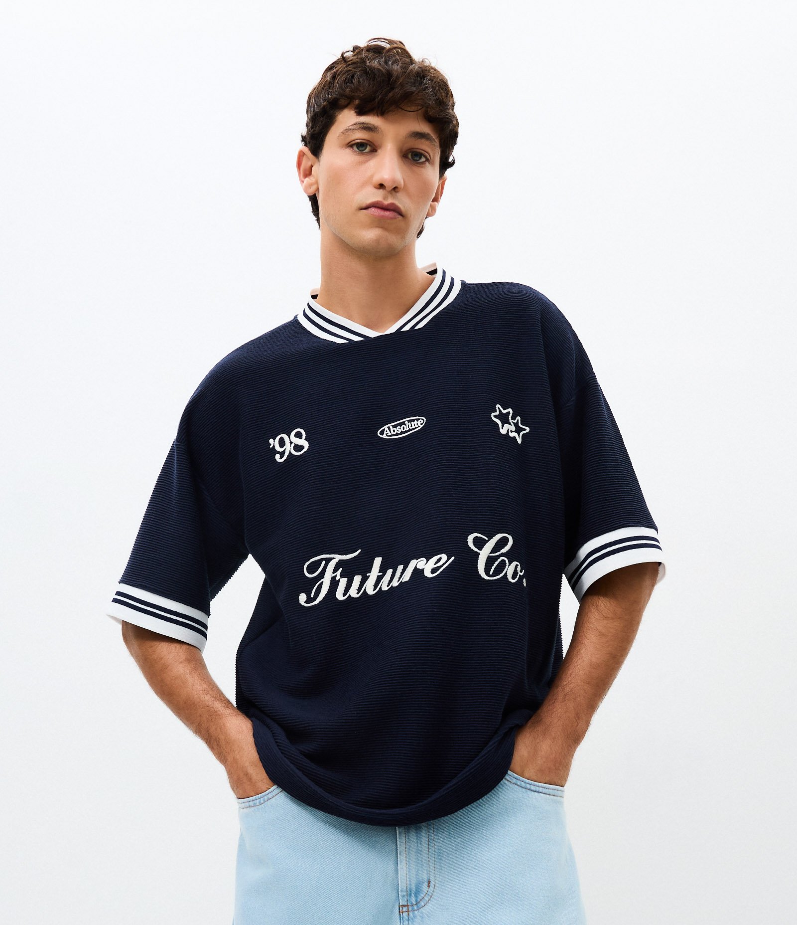 Camiseta Texturizada com Letteting Future Co e Detalhes Contrastantes Azul 1