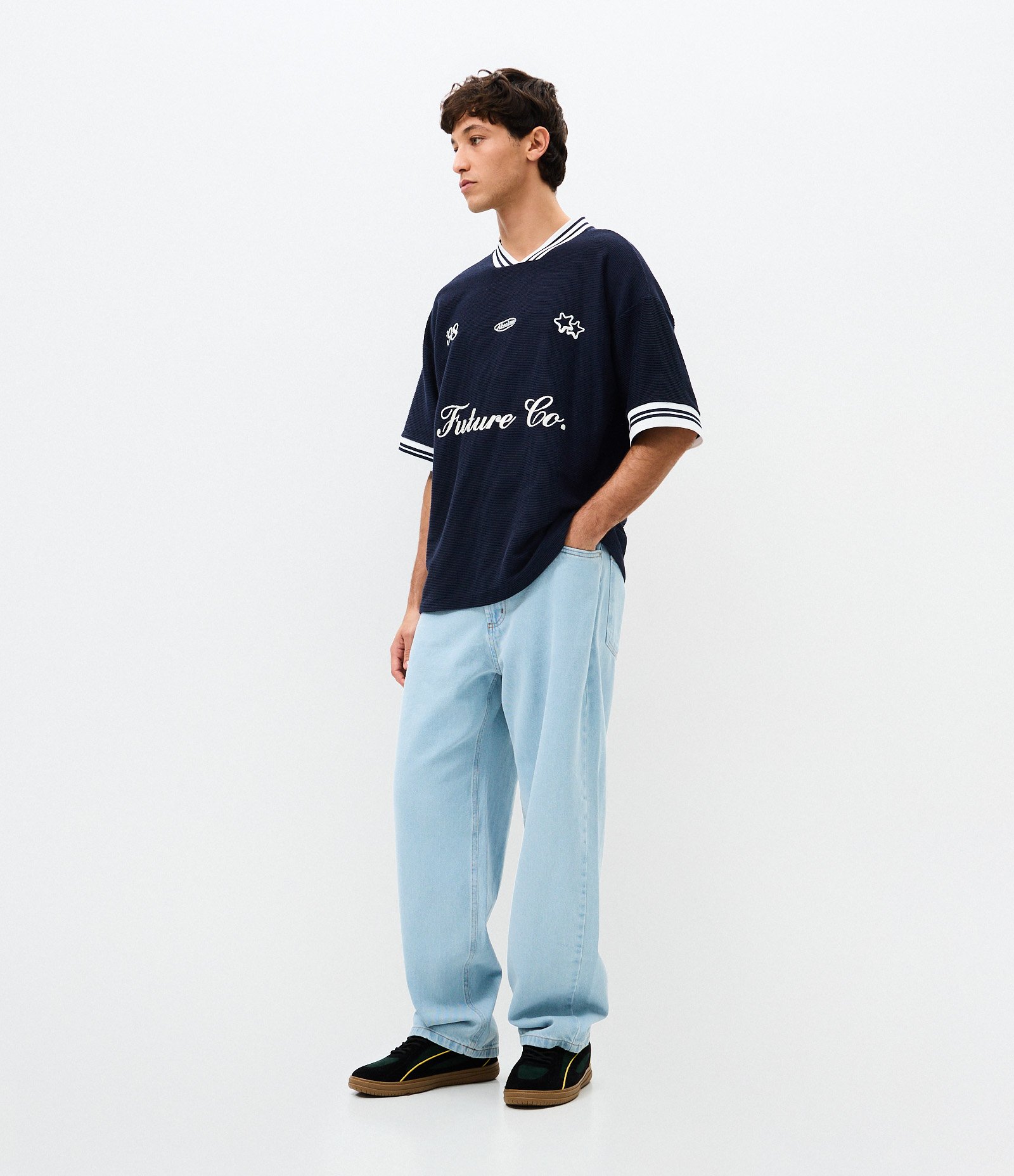 Camiseta Texturizada com Letteting Future Co e Detalhes Contrastantes Azul 2