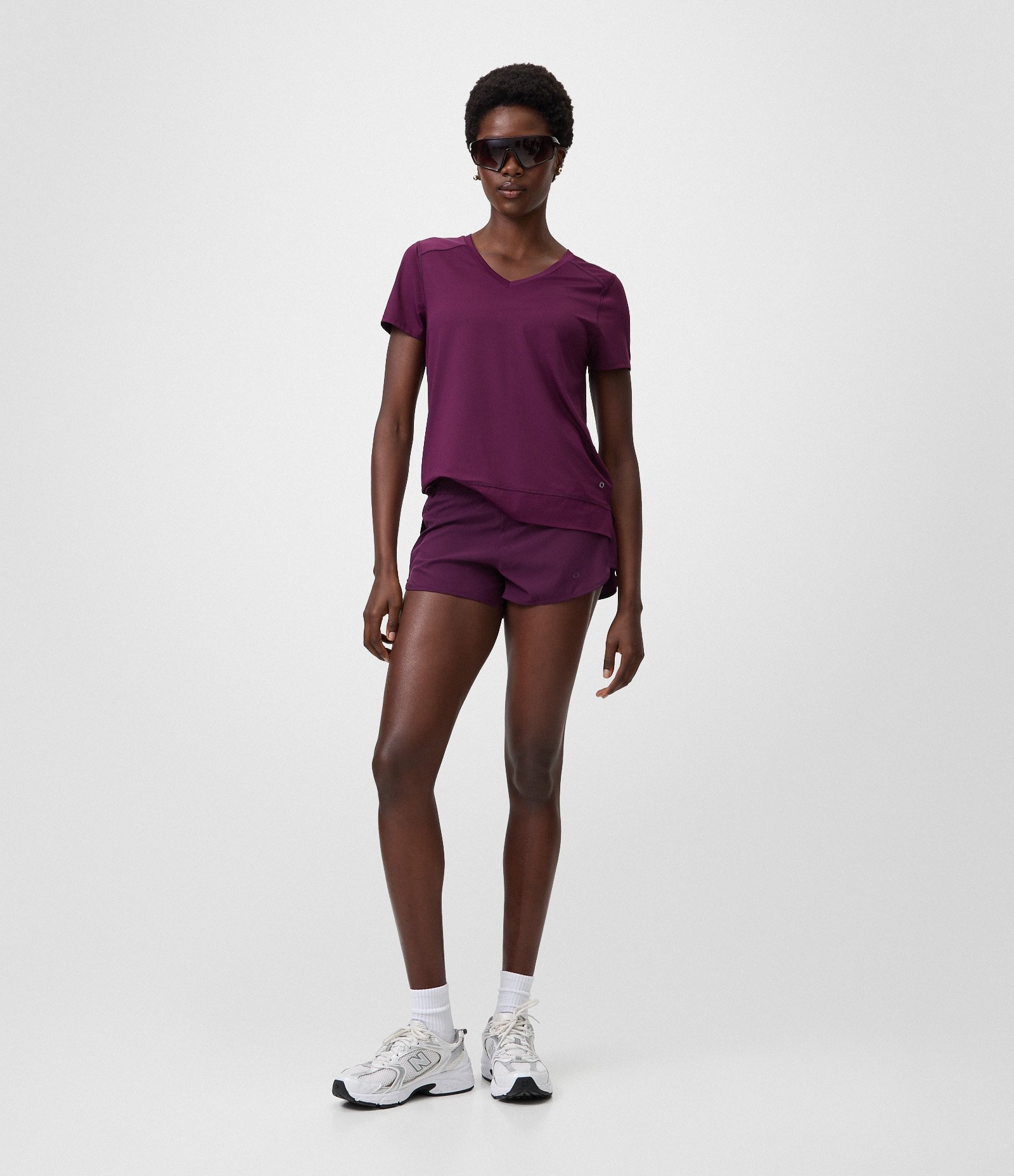 Camiseta Esportiva em Microfibra Furadinha com Barra Mullet Roxo 2