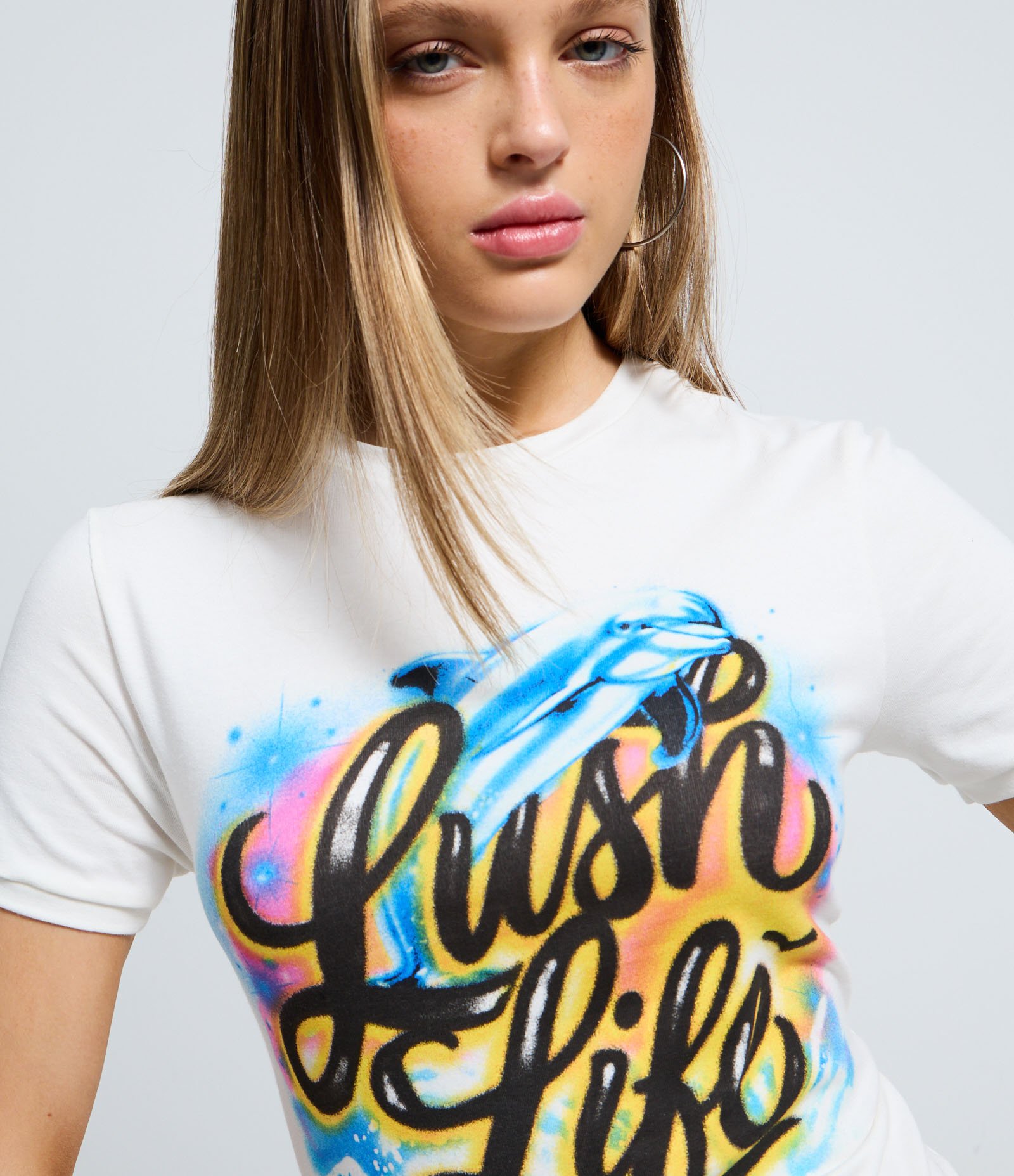 Camiseta Manga Curta Zara Larsson com Estampa Off White 3