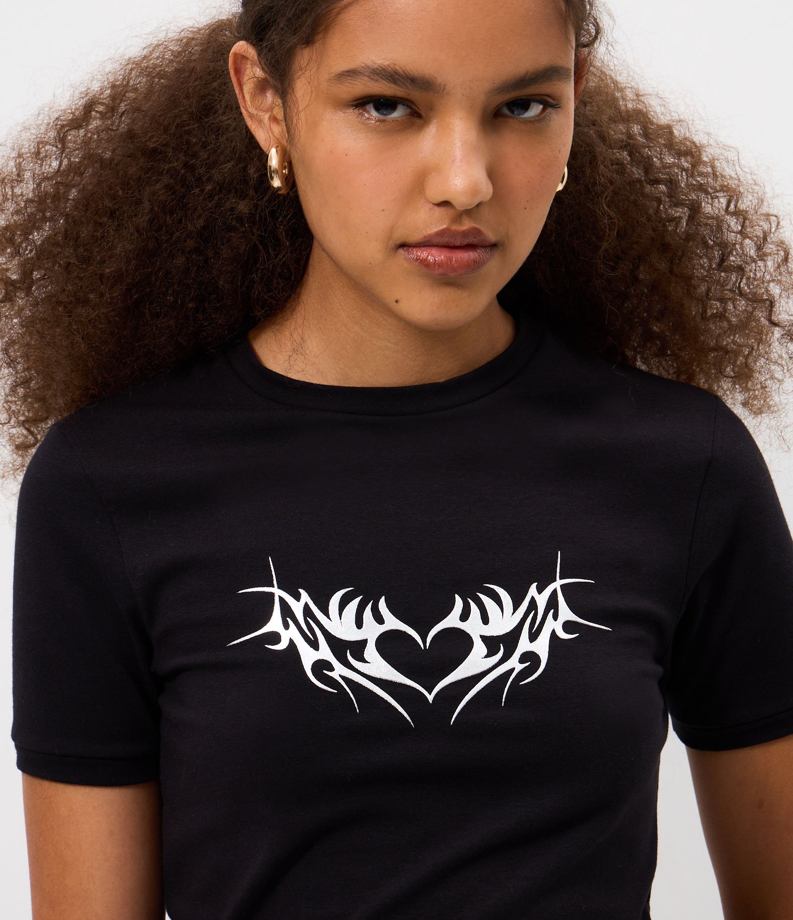 Camiseta em Algodão com Estampa de Coração Tribal Preto 3