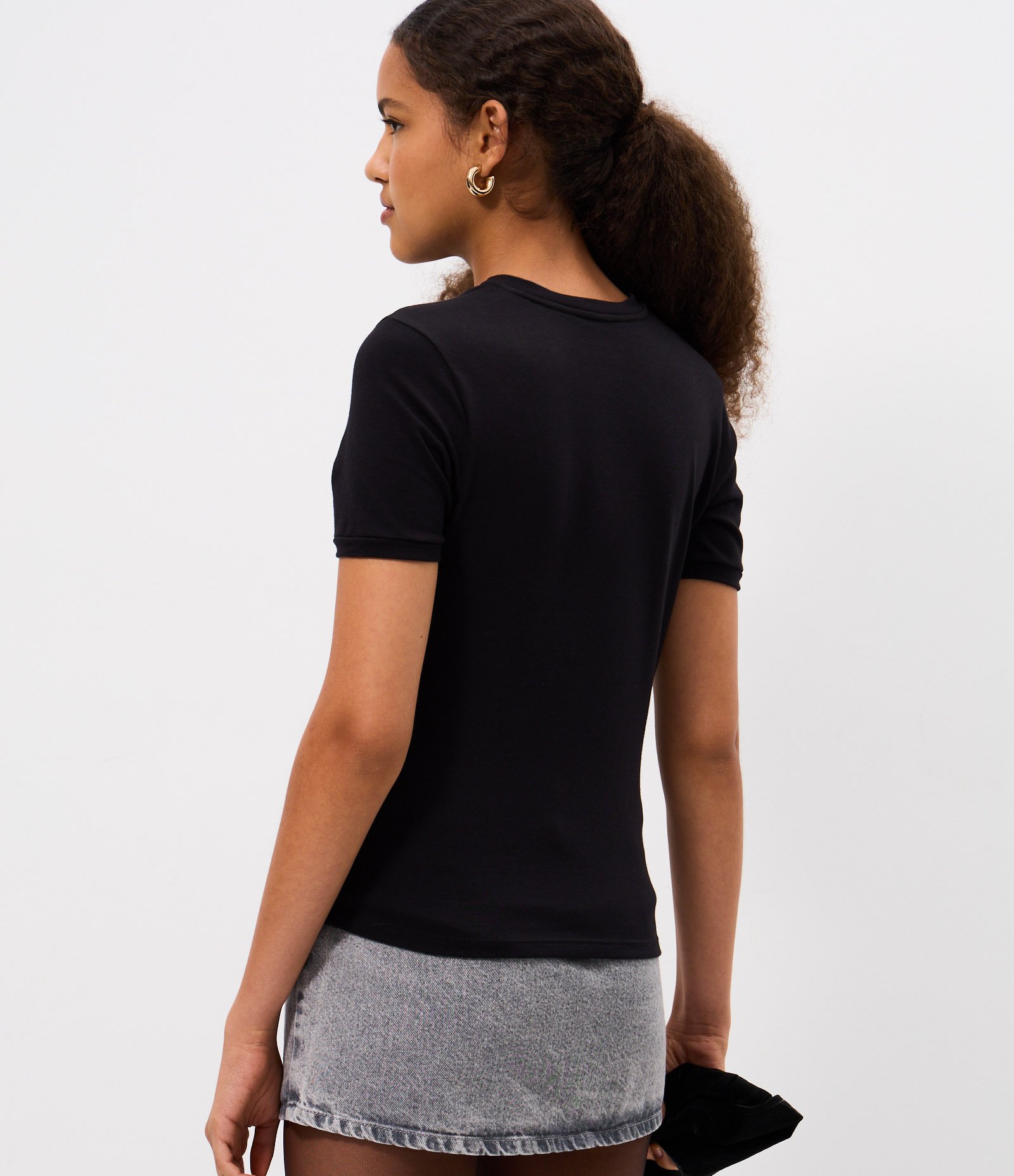 Camiseta em Algodão com Estampa de Coração Tribal Preto 4