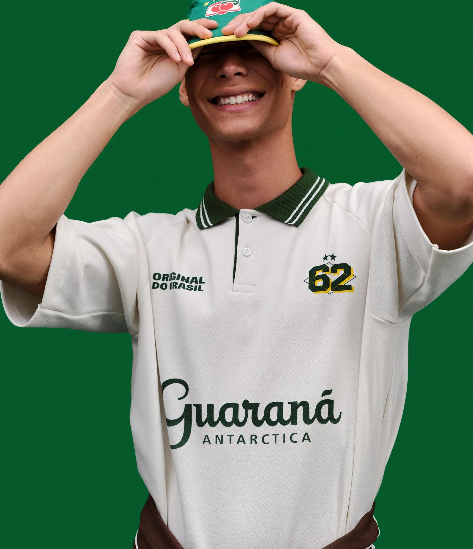 Camiseta Boxy com Gola Polo Estampa Guaraná 62 Off White 1