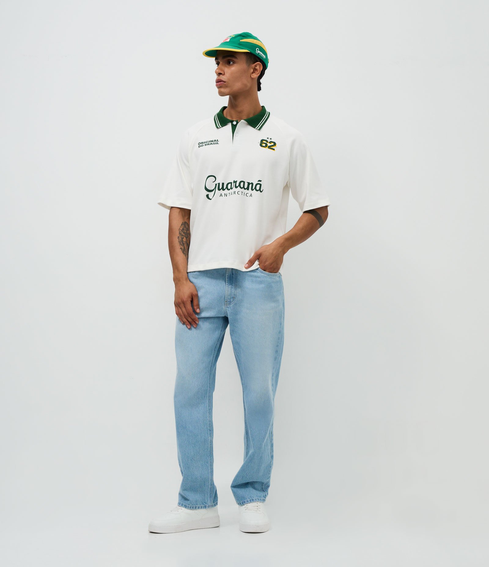 Camiseta Boxy com Gola Polo Estampa Guaraná 62 Off White 5