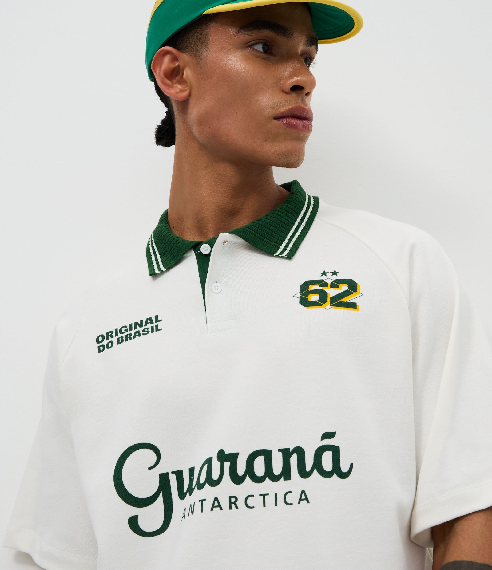 Camiseta Boxy com Gola Polo Estampa Guaraná 62 Off White 6