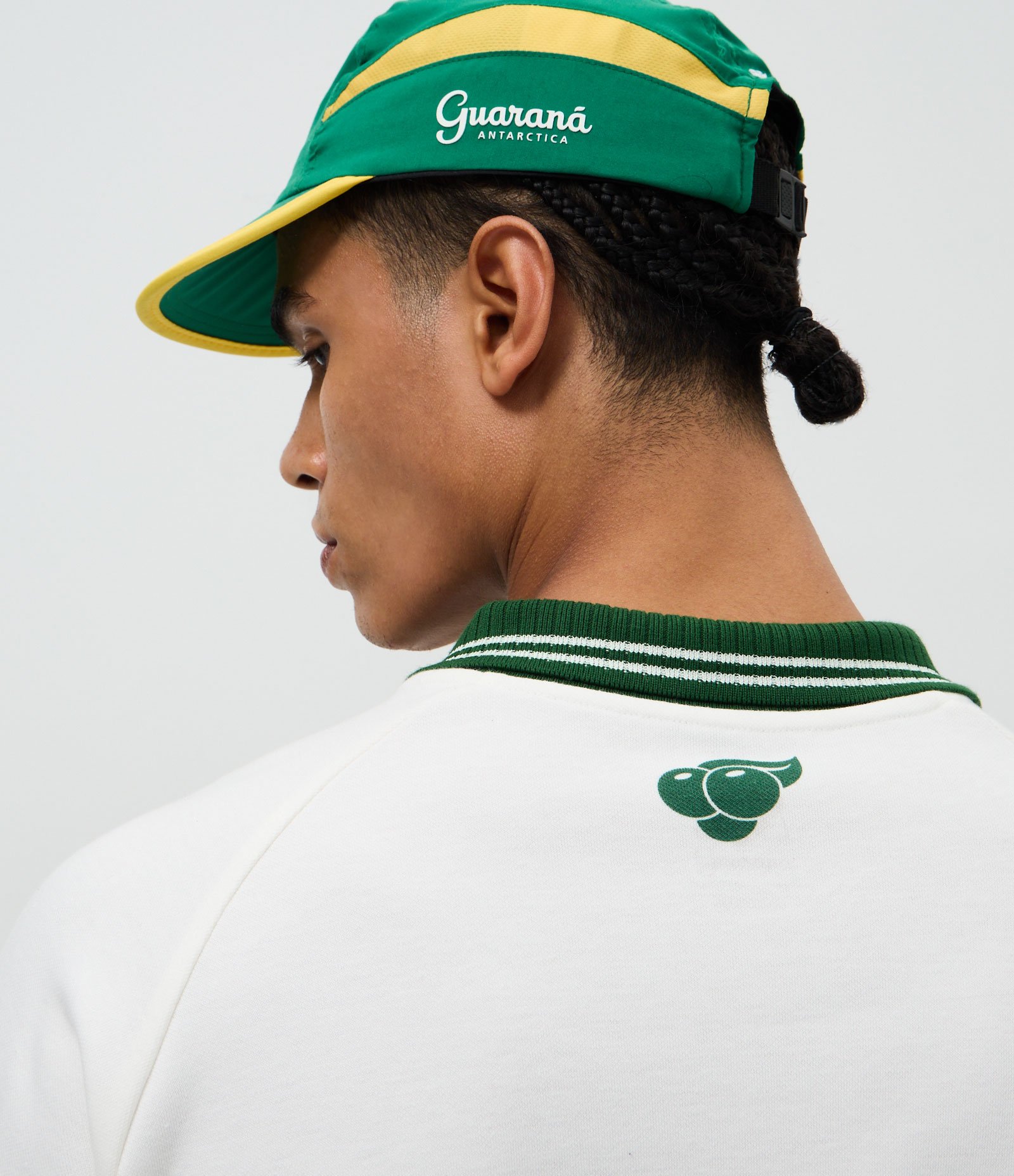 Camiseta Boxy com Gola Polo Estampa Guaraná 62 Off White 7