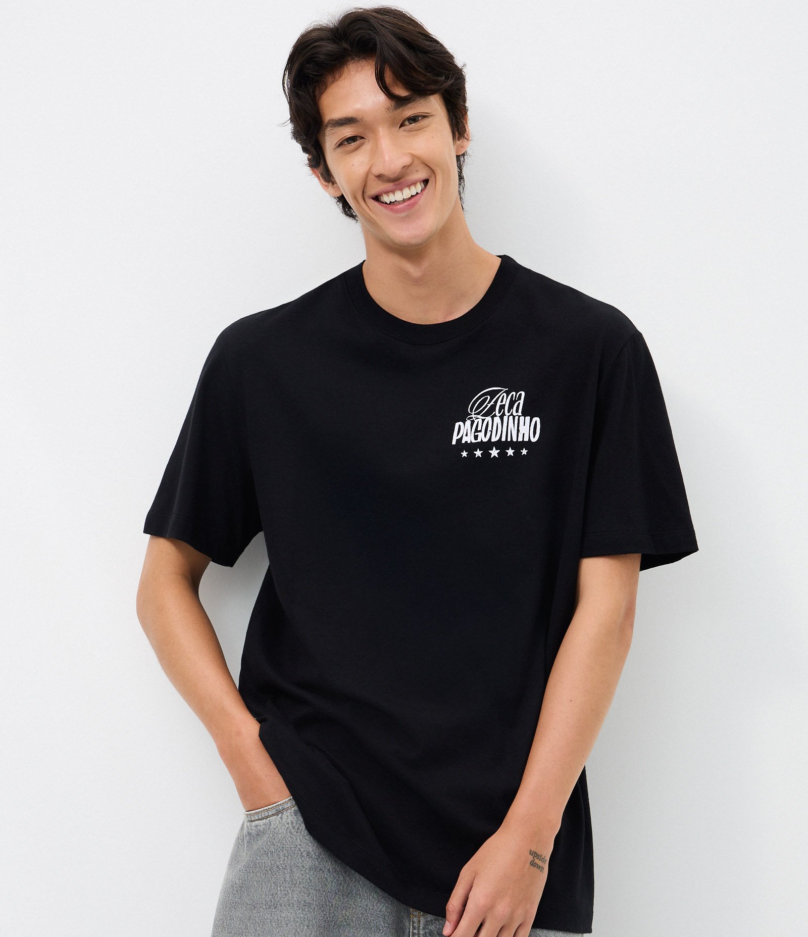 Camiseta Comfort Manga Curta em Algodão Zeca Pagodinho Preto 2