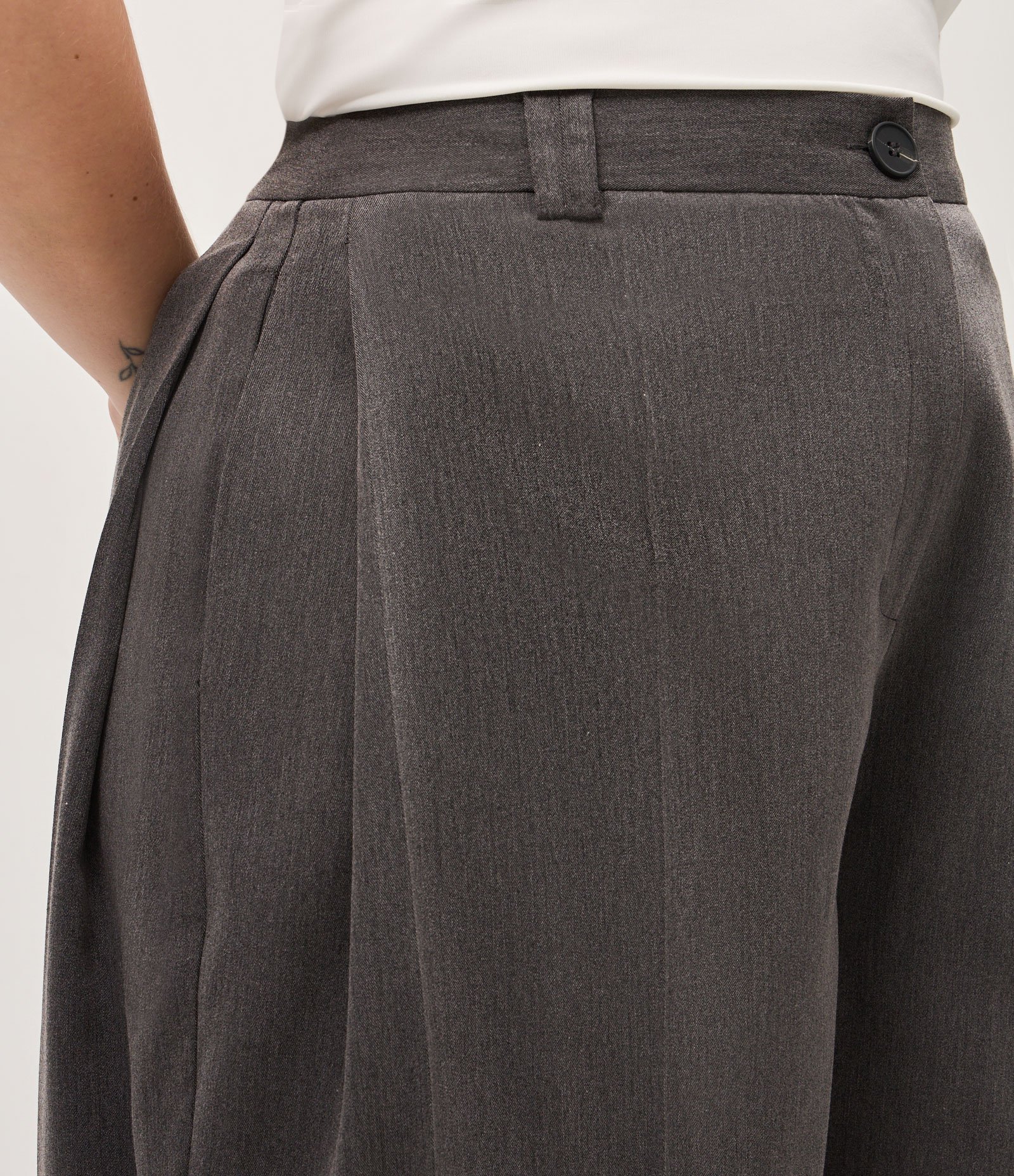 Calça Wide Alfaiatada com Aleta Ajustável Curve & Plus Size Cinza 3
