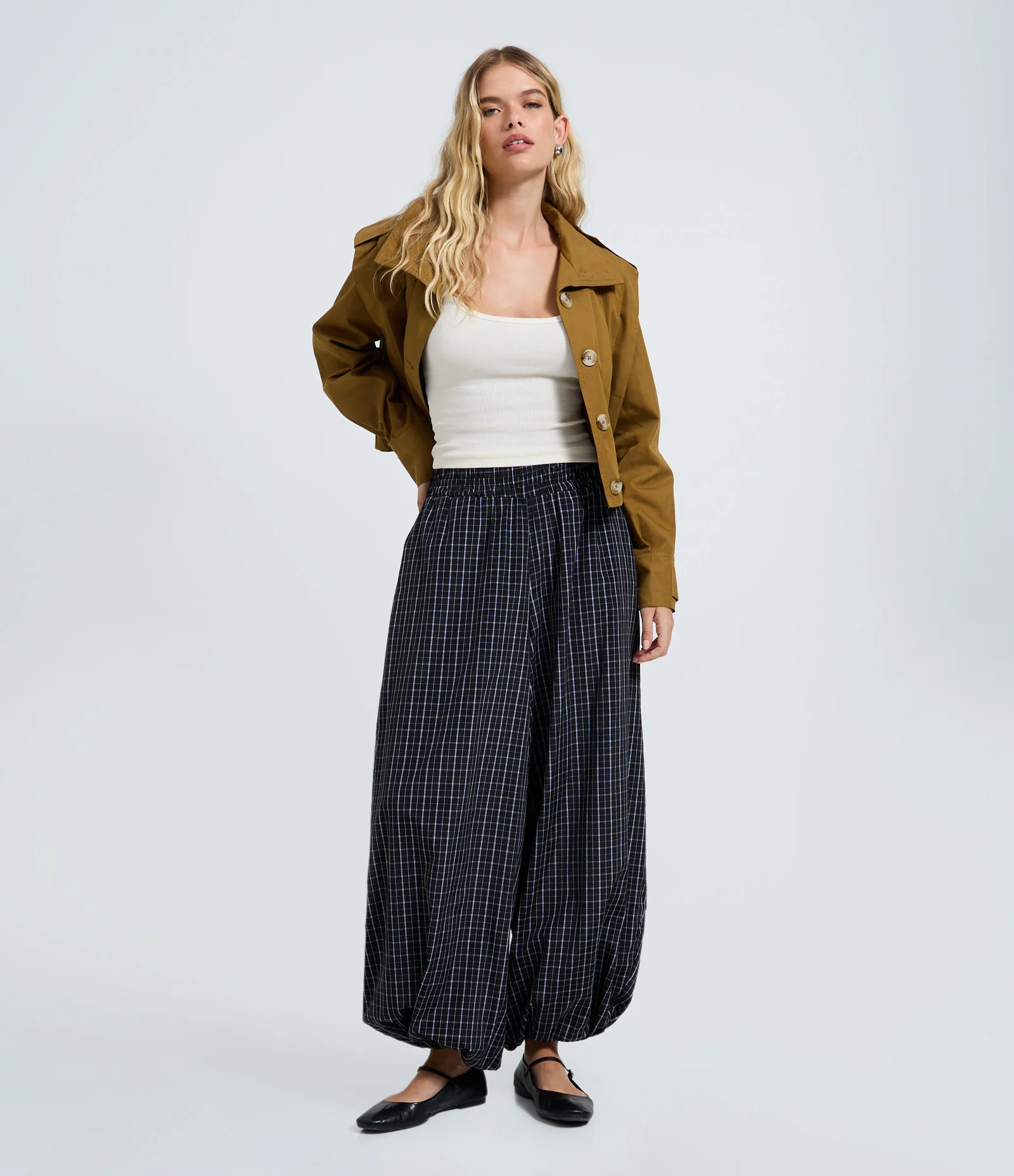 Calça Balloon em Xadrez com Cós e Barra com Elástico Preto 2