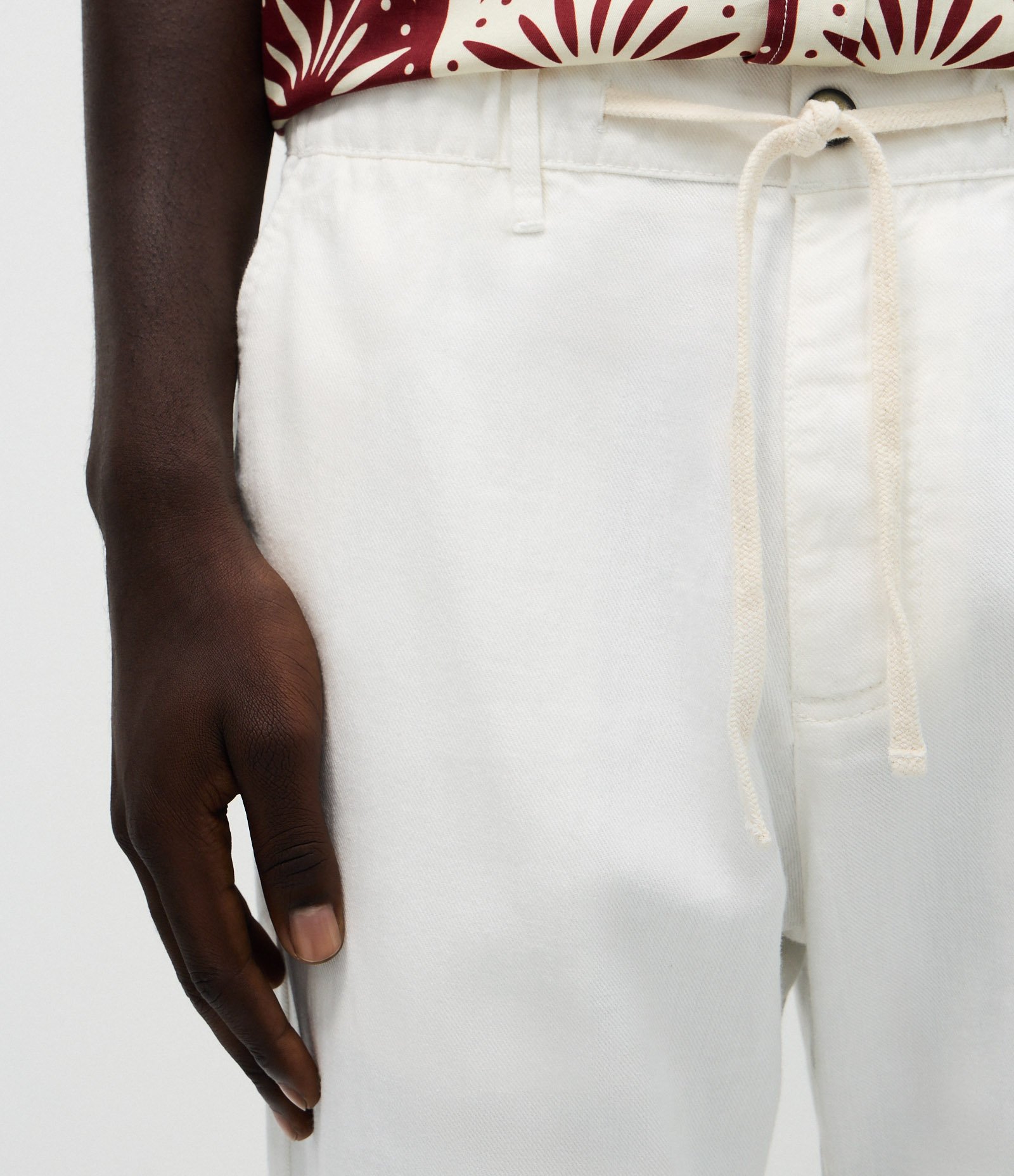 Calça Reta Comfort em Algodão Lisa Bege 3