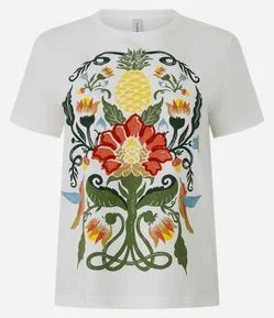 Camiseta em Algodão com Estampa Flor Aplicada