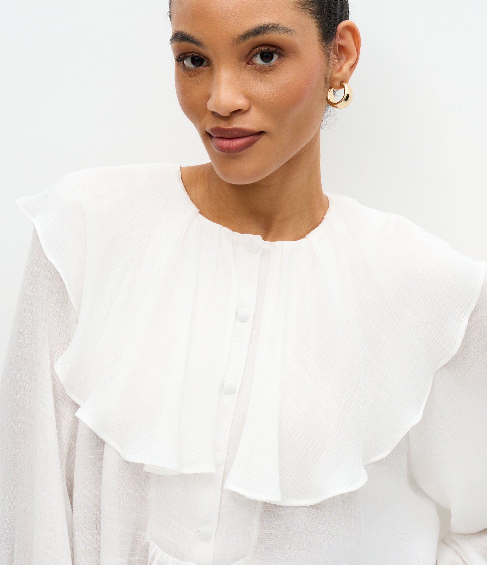 Blusa em Viscose com Babados e Manga Bufante Branco 3