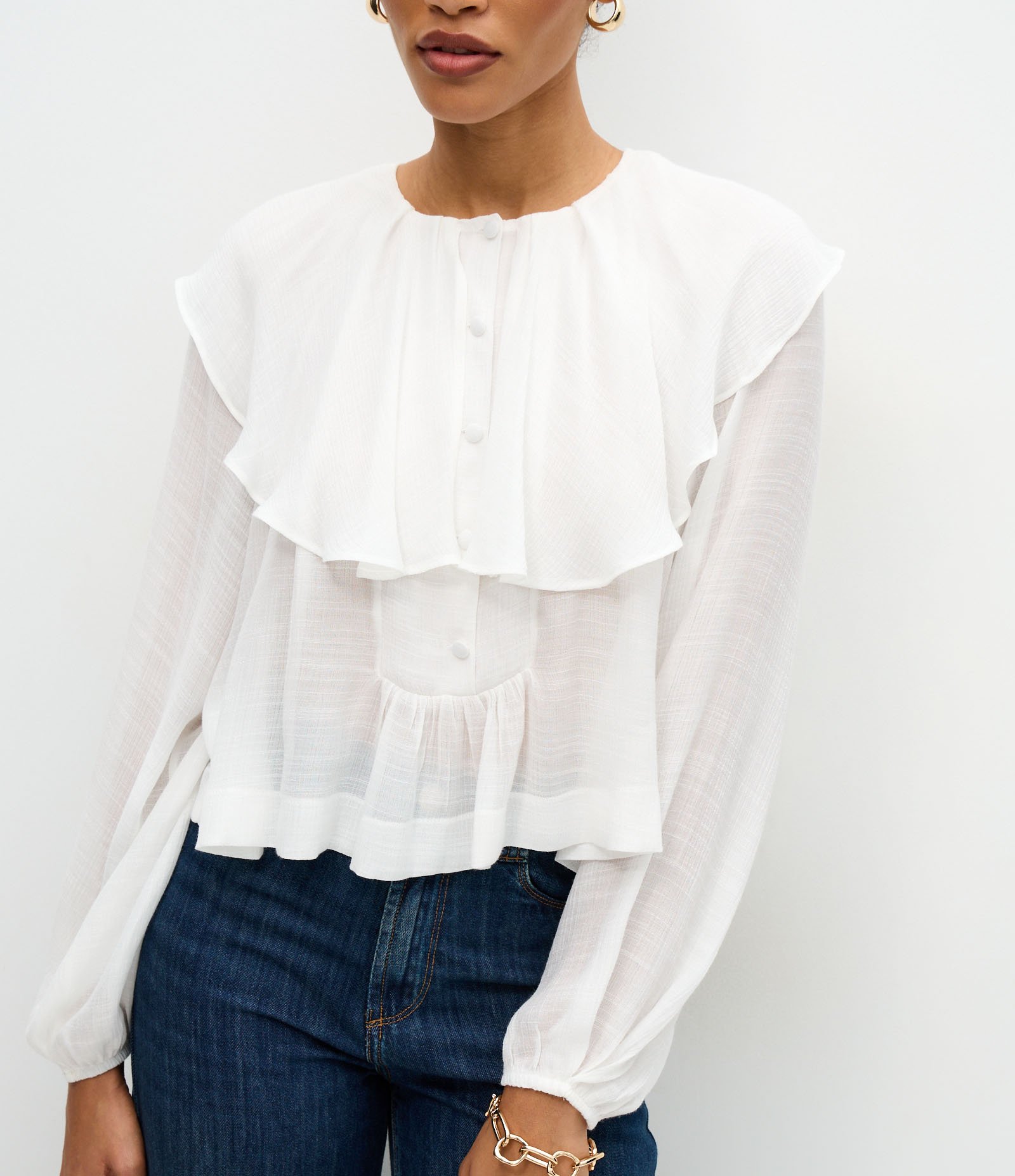 Blusa em Viscose com Babados e Manga Bufante Branco 4