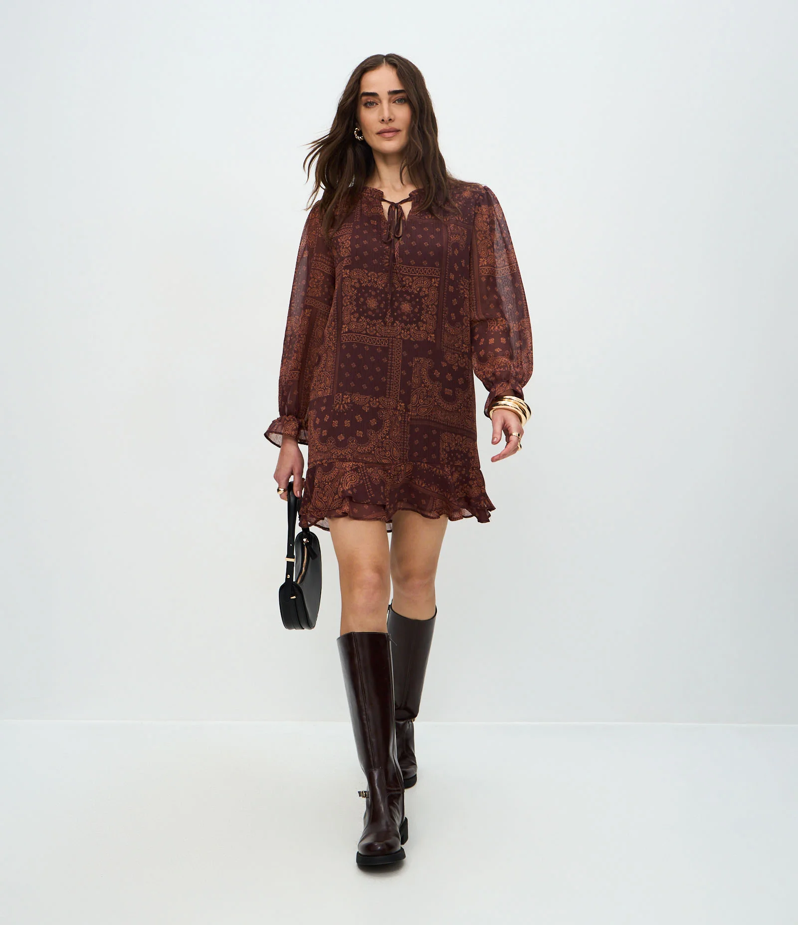 Vestido Curto com Babados e Estampa Paisley Marrom 1