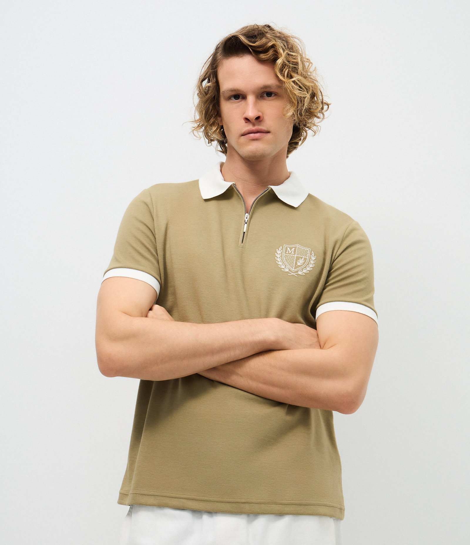 Polo Manga Curta Algodão Brasão Texturizado Verde 3