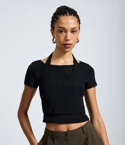 Blusa Curta com Sobreposição e Alça no Pescoço