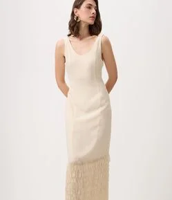 Vestido Midi em Crepe com Decote U e Franjas na Barra