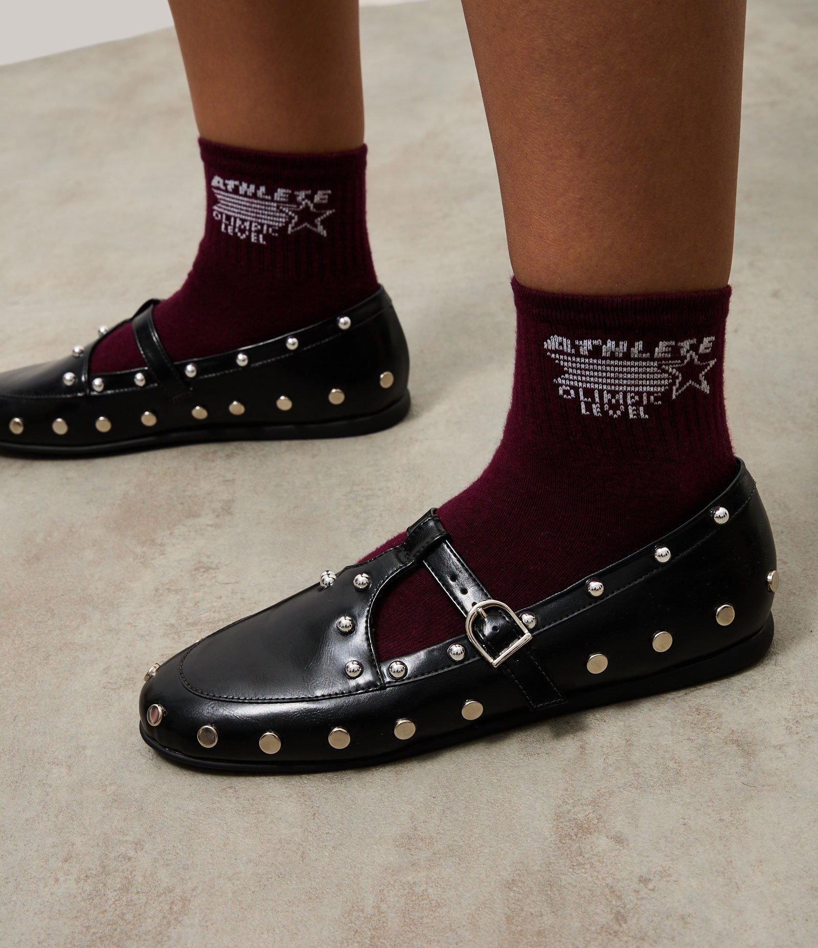 Sapato Estilo Salomé em PU com Aplicação de Tachas Preto 7