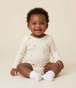 Body Bebê em Ribana com Estampa Mini Morangos – Tam RN a 18 Meses