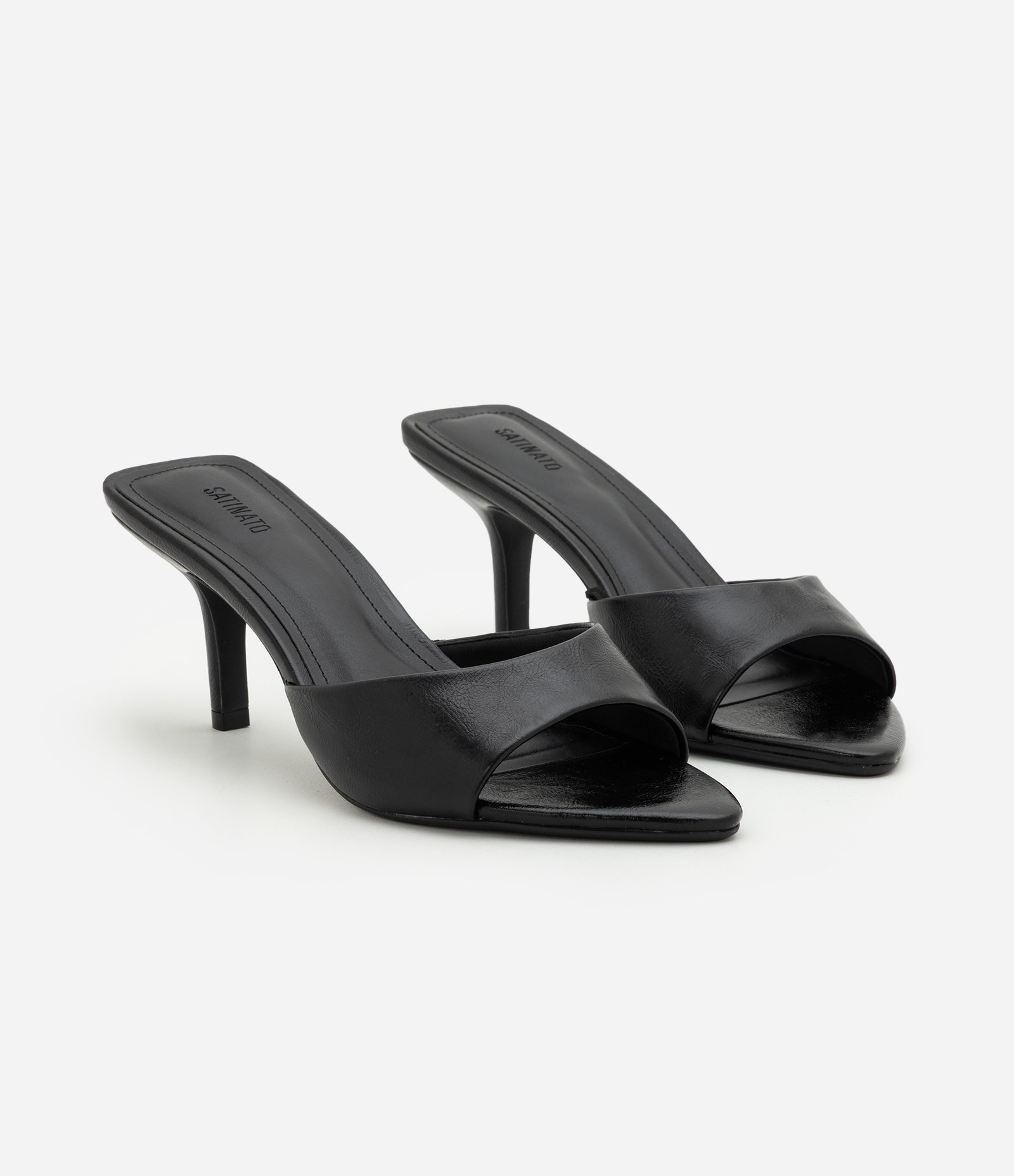 Sandália Mule em PU com Bico Folha Preto 2