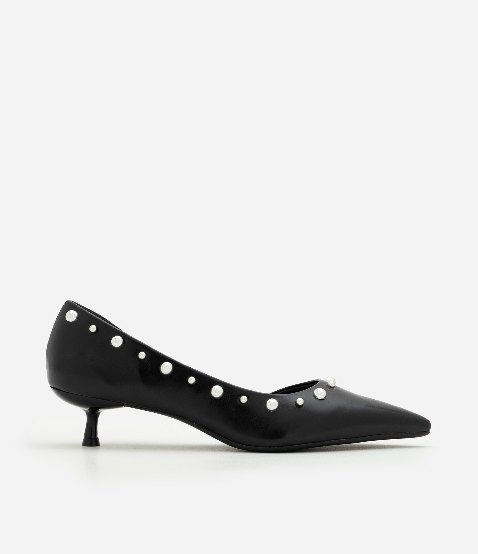 Sapato em PU com Salto Kitten Heel e Aplicação de Pérolas Preto 1