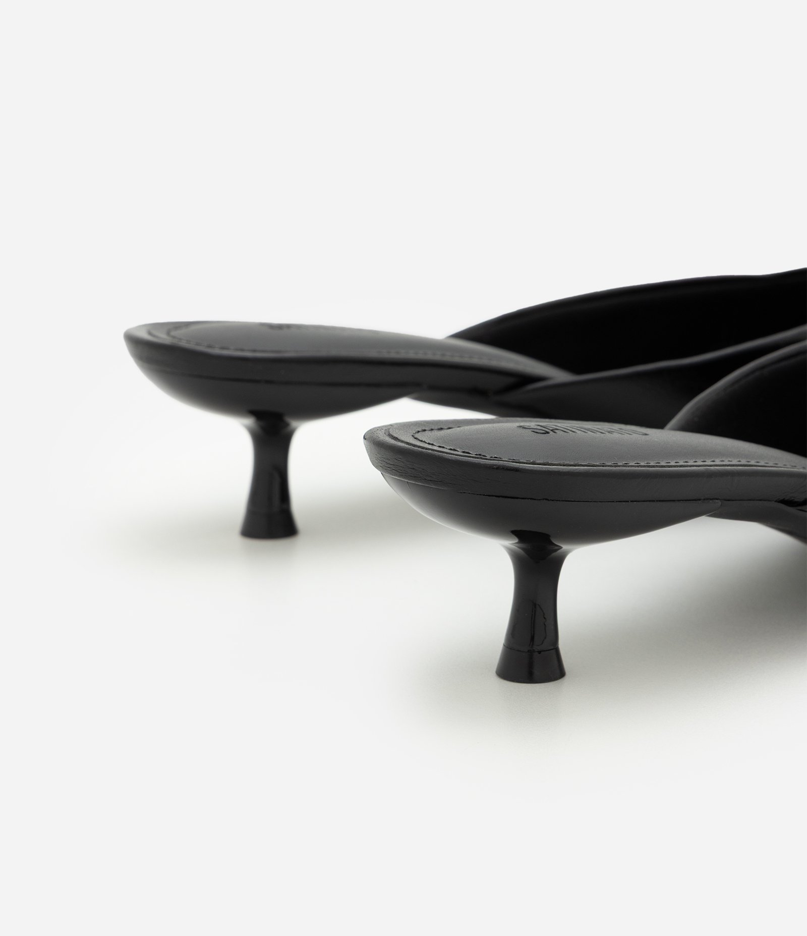 Sapato Mule em PU com Salto Kitten Heel Preto 3