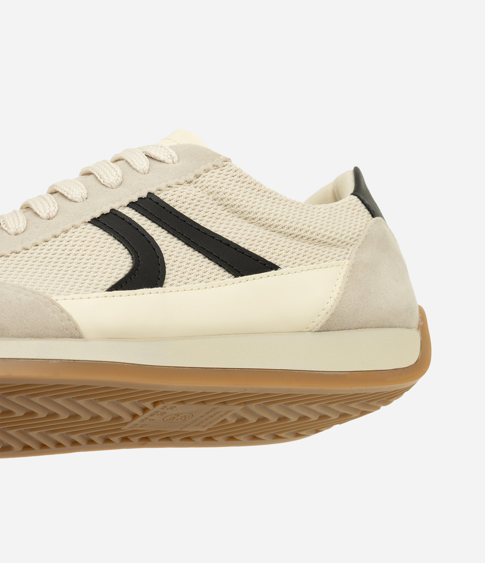 Tênis Runner Vintage com Recortes Texturizados Off White 3