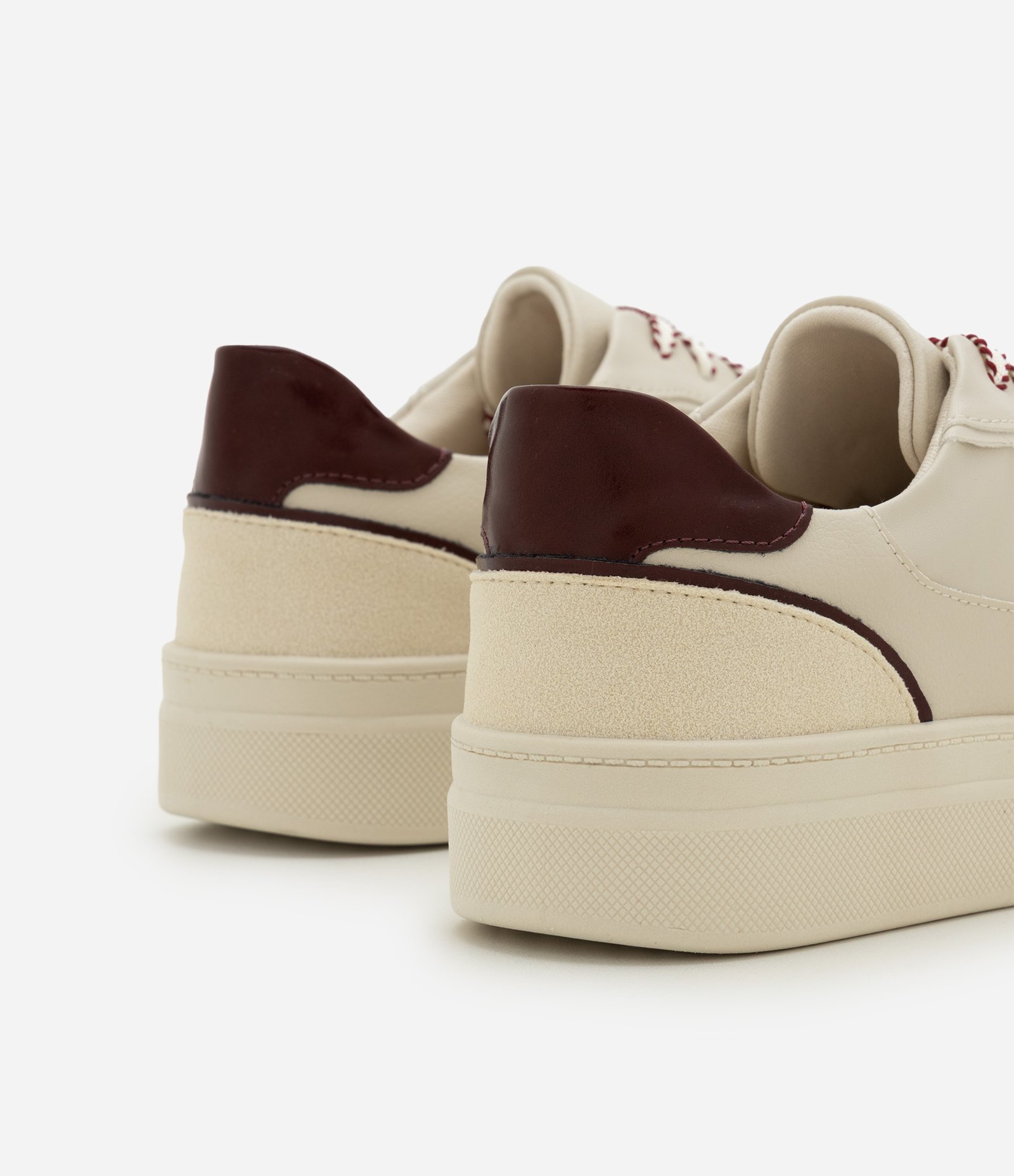 Tênis Casual em PU com Atacador Diferenciado Off White 4