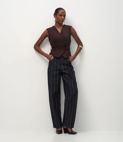 Calça Baggy em Jeans Listrado com Cintura Média