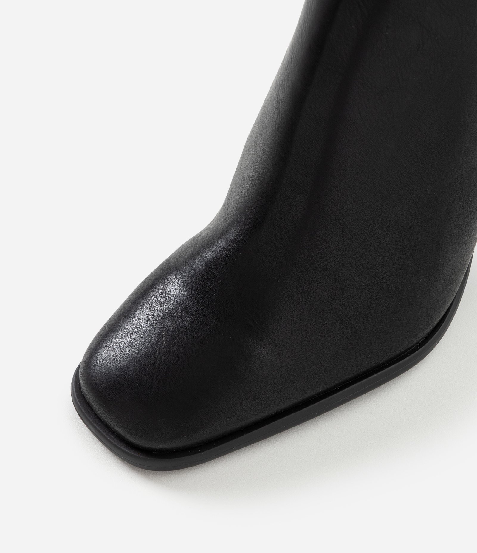 Bota Sock Boot em PU com Bico Quadrado e Salto Bloco Preto 4