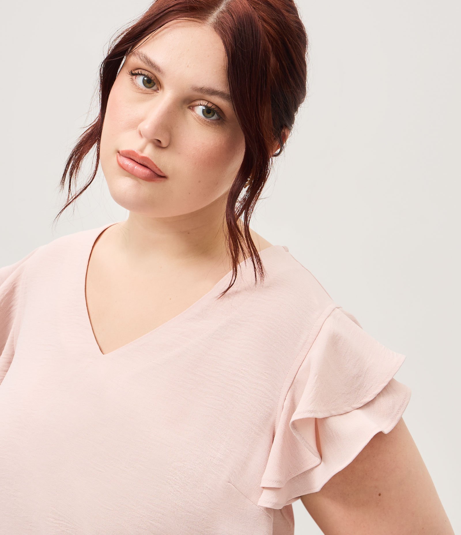 Blusa em Crepe com Babado na Manga Curve & Plus Size Rosa 3