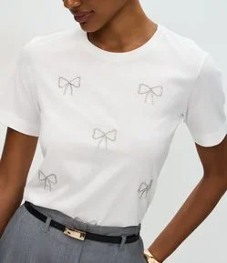 Camiseta em Algodão com Aplicação de Laços Brilhosos