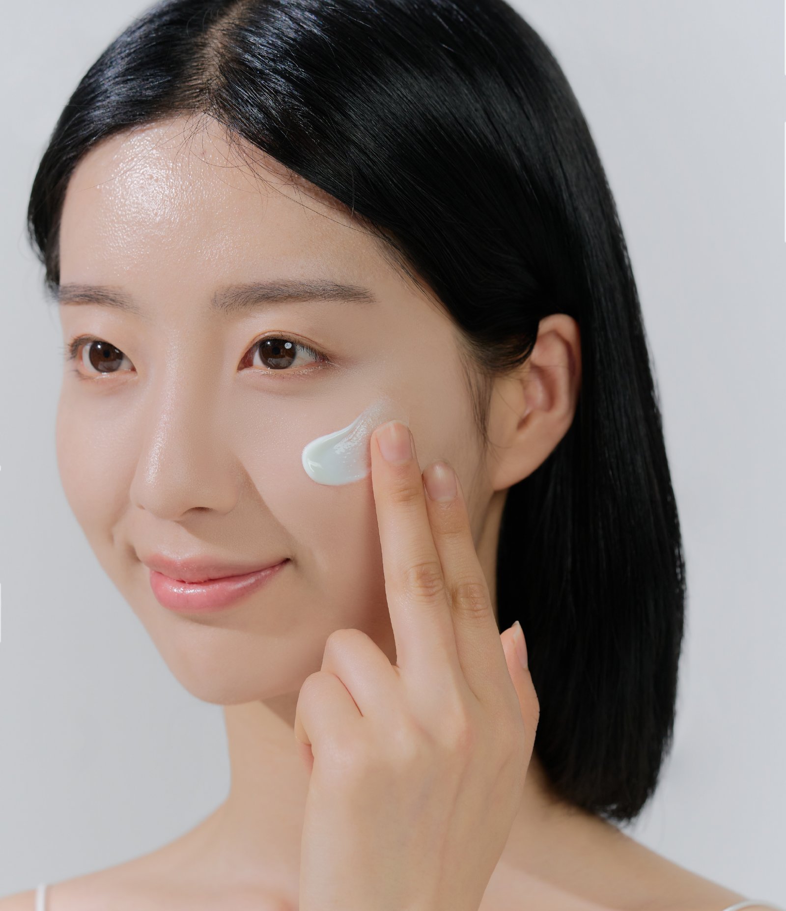 Protetor Facial Hyalu Cica Water Fit Sun Serum FPS50+ PA++++ SKIN1004 50ml 9