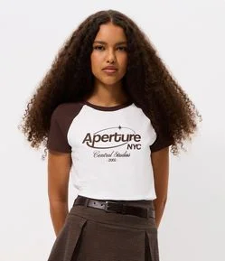 Camiseta com Cava Raglan e Estampa Lettering