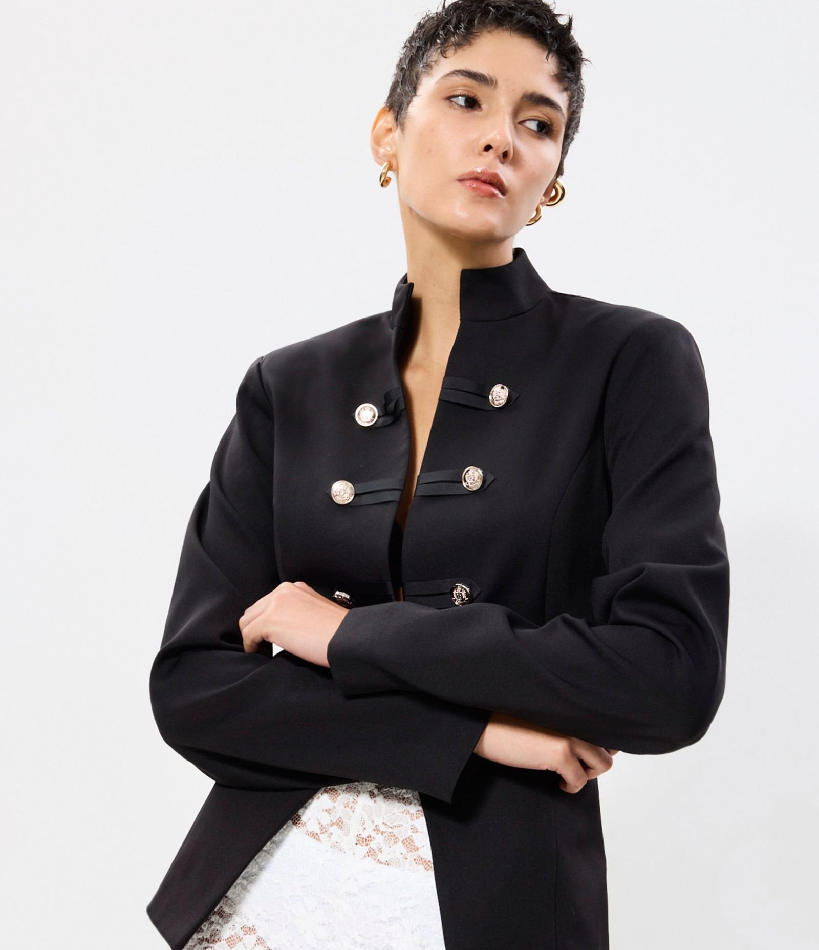 Blazer Acinturado Alfaiatado com Botões Decorativos Preto 3