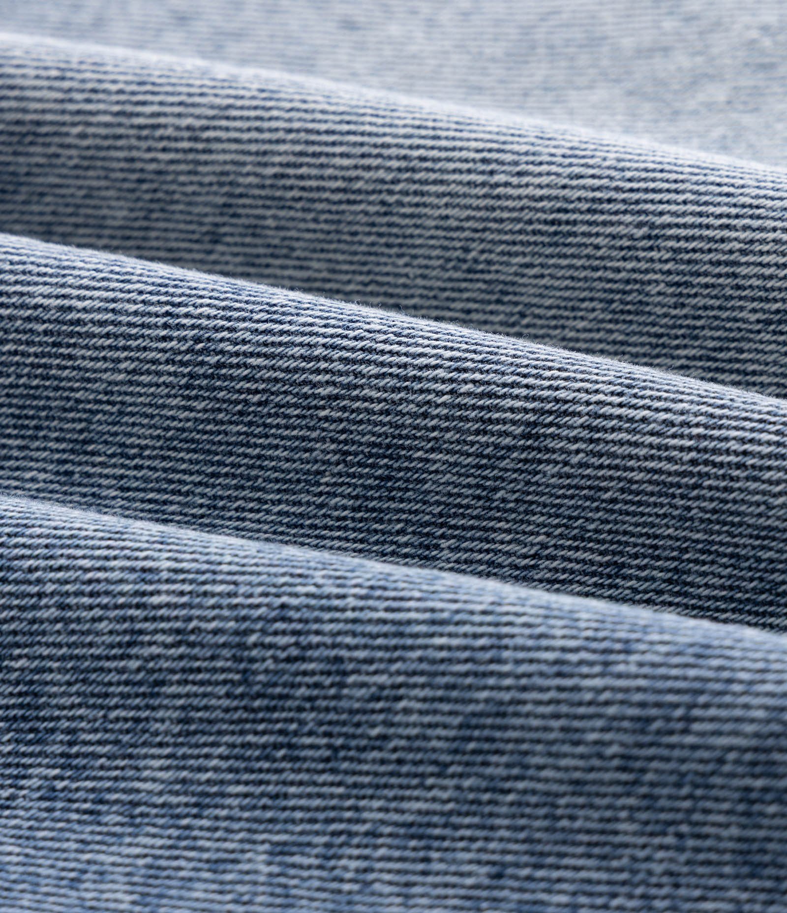 Bermuda Jeans Reta com Puídos Azul 3