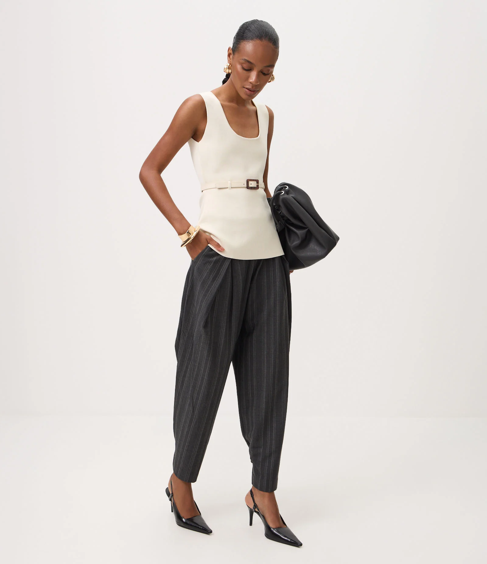 Blusa Alongada em Tricô com Cinto Fino Branco 2